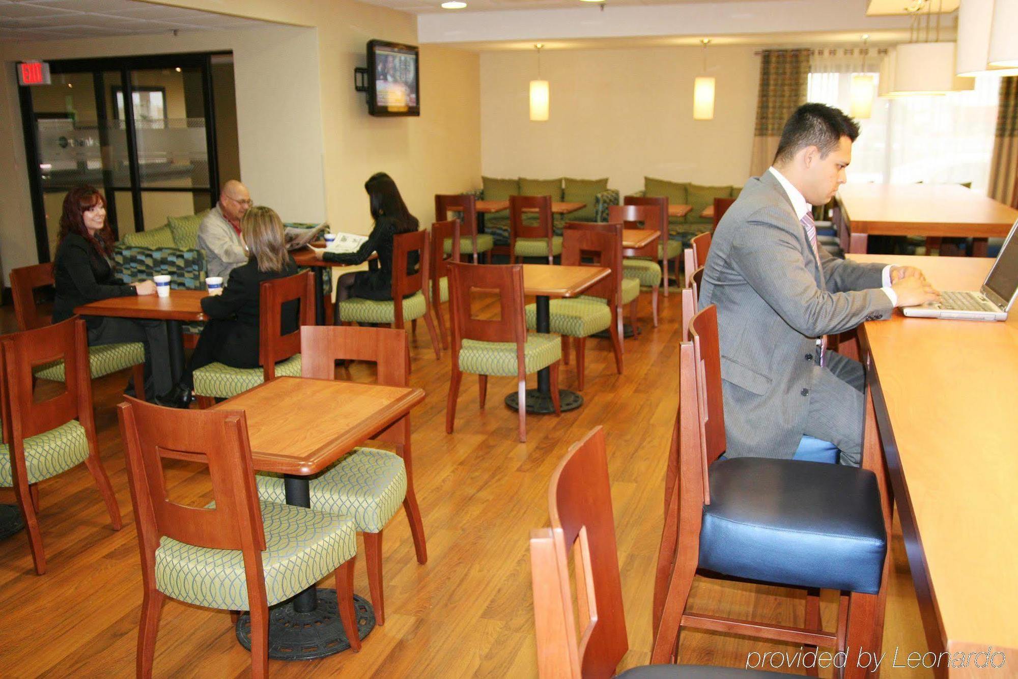 Hampton Inn Monterrey-Airport Restaurant foto